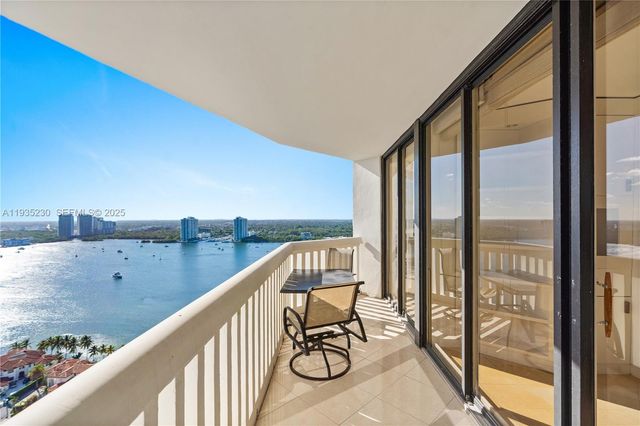 1000 W Island Blvd 3002, Aventura, FL 33160