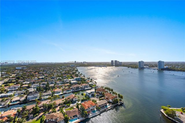 1000 W Island Blvd 3002, Aventura, FL 33160