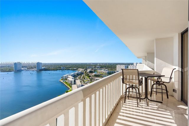 1000 W Island Blvd 3002, Aventura, FL 33160