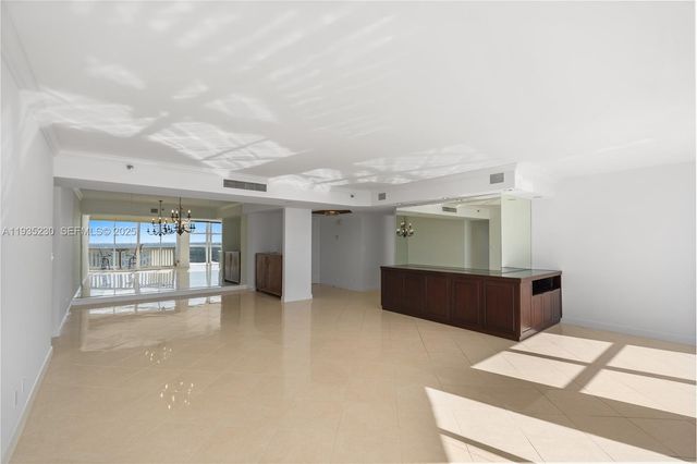 1000 W Island Blvd 3002, Aventura, FL 33160