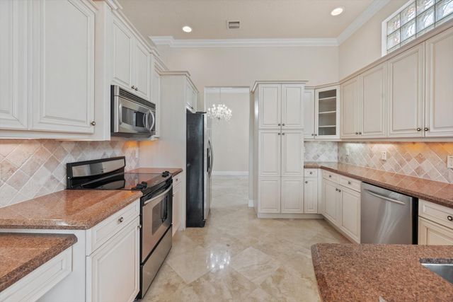 8887 VIA PRESTIGIO W, Wellington, FL 33411