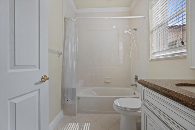 8887 VIA PRESTIGIO W, Wellington, FL 33411