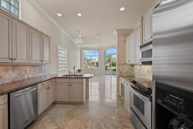 8887 VIA PRESTIGIO W, Wellington, FL 33411