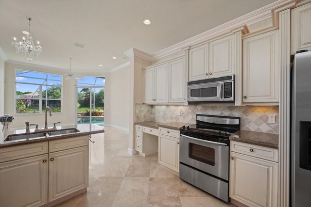 8887 VIA PRESTIGIO W, Wellington, FL 33411