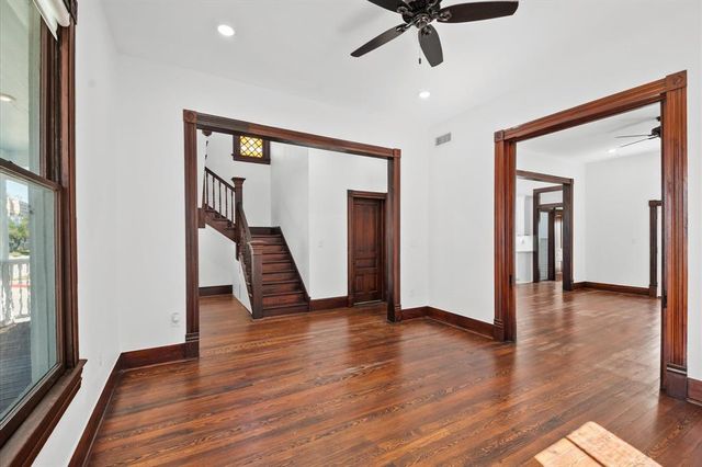 902 9th Street, Galveston, TX 77550