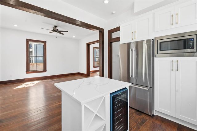 902 9th Street, Galveston, TX 77550