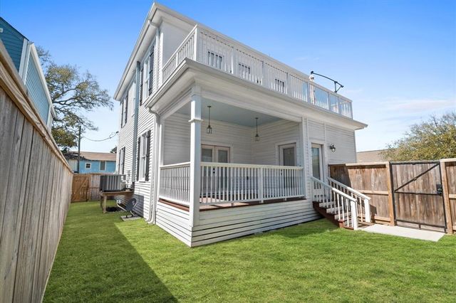 902 9th Street, Galveston, TX 77550