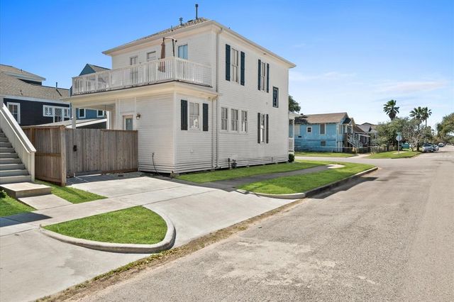 902 9th Street, Galveston, TX 77550