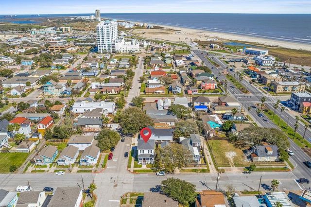 902 9th Street, Galveston, TX 77550