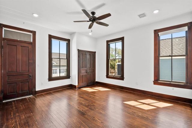 902 9th Street, Galveston, TX 77550