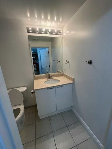 140 S Dixie Highway 525, Hollywood, FL 33020