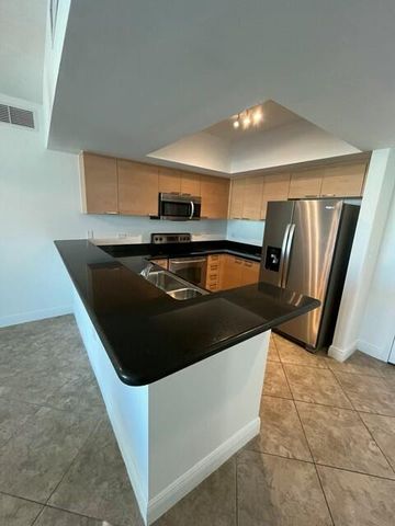 140 S Dixie Highway 525, Hollywood, FL 33020