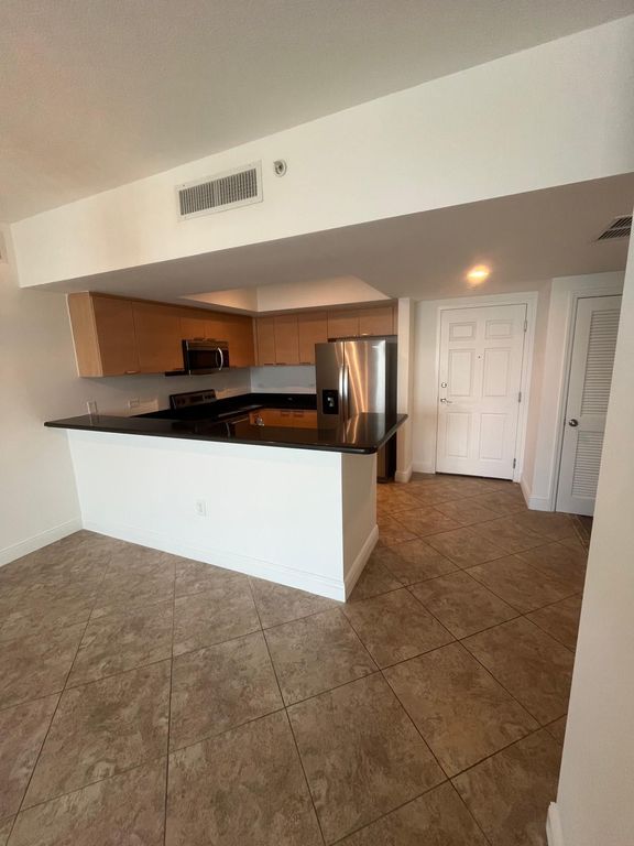 140 S Dixie Highway 525, Hollywood, FL 33020