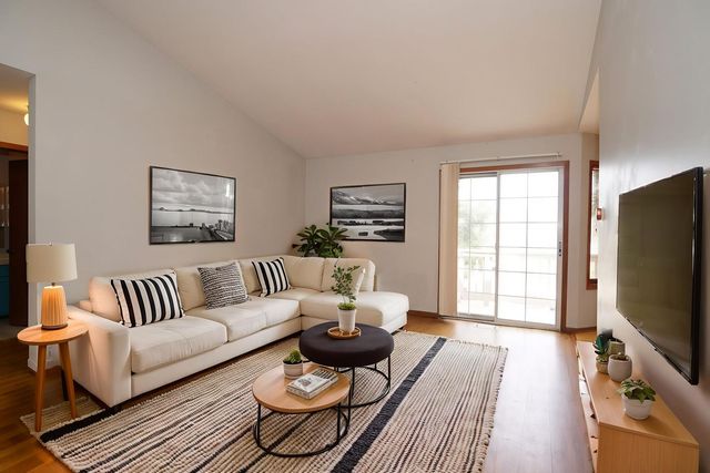 131 Red Fox Lane C, Elk Grove Village, IL 60007