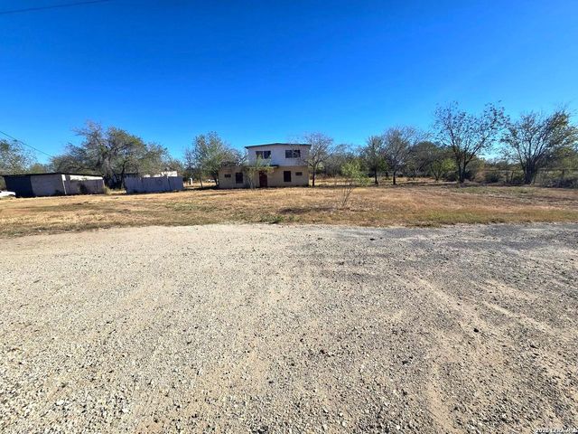 2350 N State Highway 16, Jourdanton, TX 78026