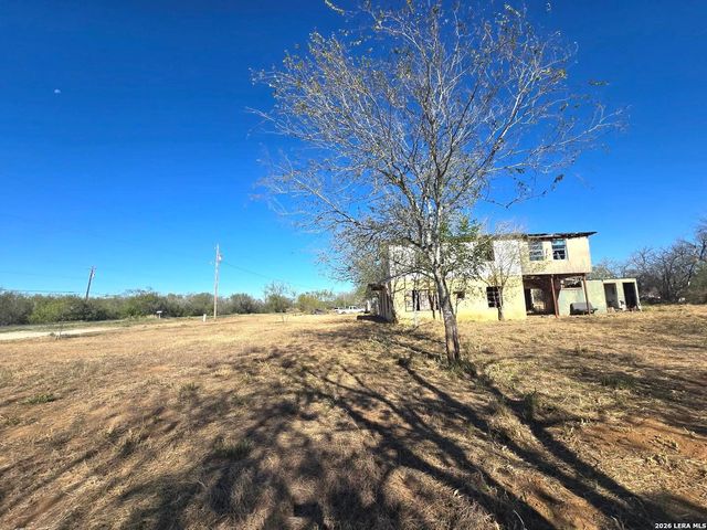 2350 N State Highway 16, Jourdanton, TX 78026