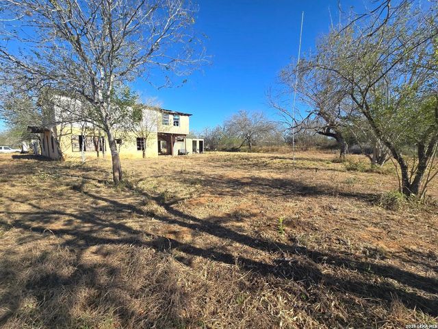 2350 N State Highway 16, Jourdanton, TX 78026