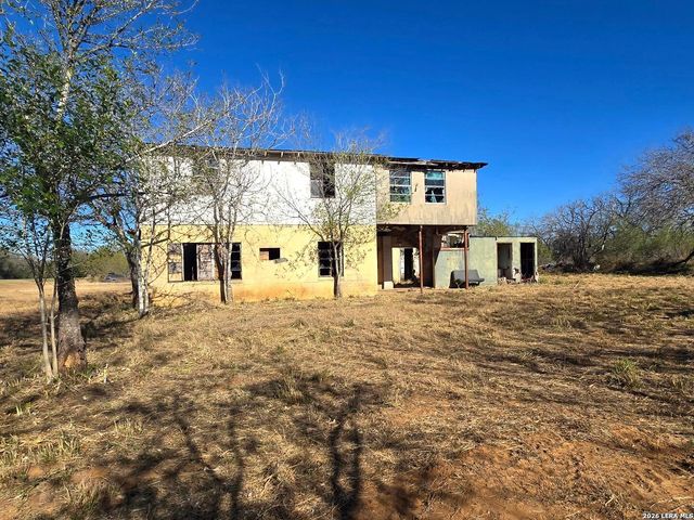 2350 N State Highway 16, Jourdanton, TX 78026