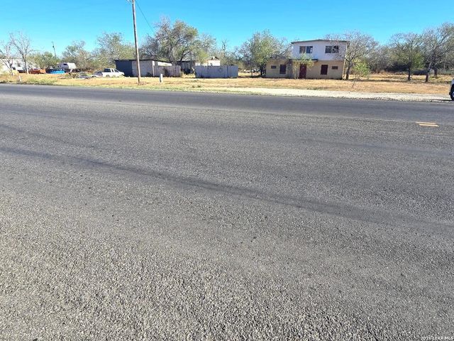 2350 N State Highway 16, Jourdanton, TX 78026