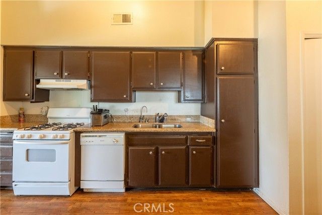 44800 Denmore Avenue, Lancaster, CA 93535