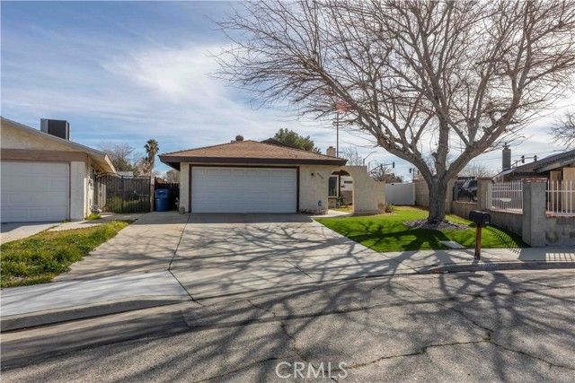 44800 Denmore Avenue, Lancaster, CA 93535
