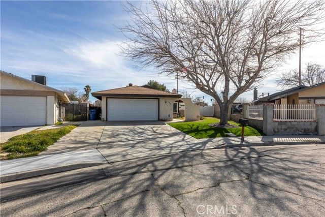 44800 Denmore Avenue, Lancaster, CA 93535