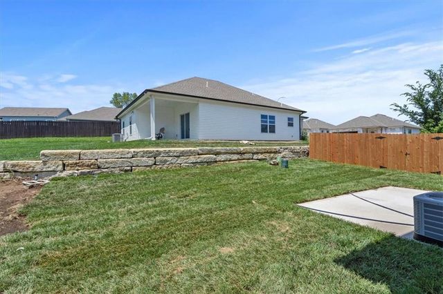 7808 NW 122nd Street, Kansas City, MO 64163