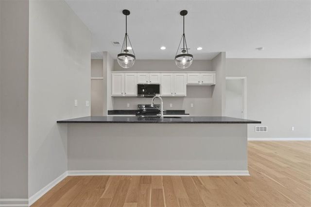 7808 NW 122nd Street, Kansas City, MO 64163