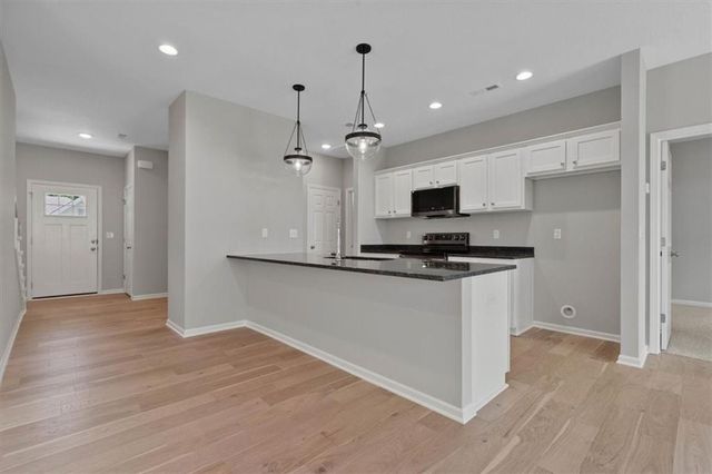 7808 NW 122nd Street, Kansas City, MO 64163