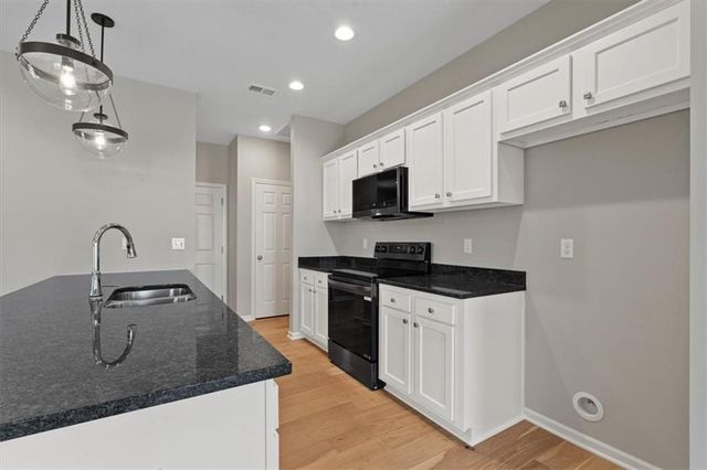 7808 NW 122nd Street, Kansas City, MO 64163