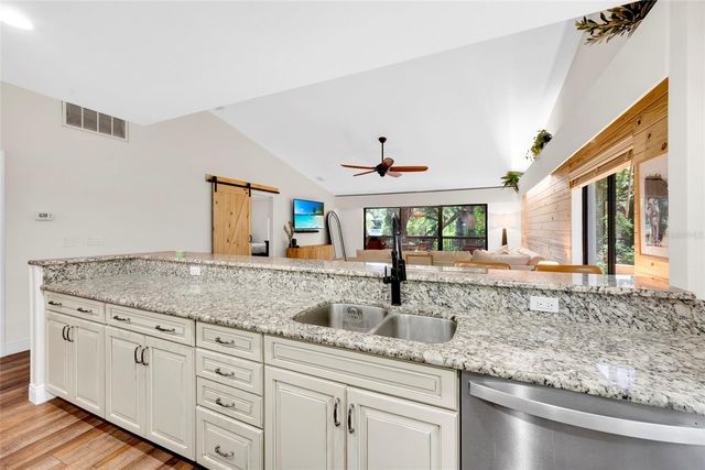 1900 WHISPERING WAY, Tarpon Springs, FL 34689