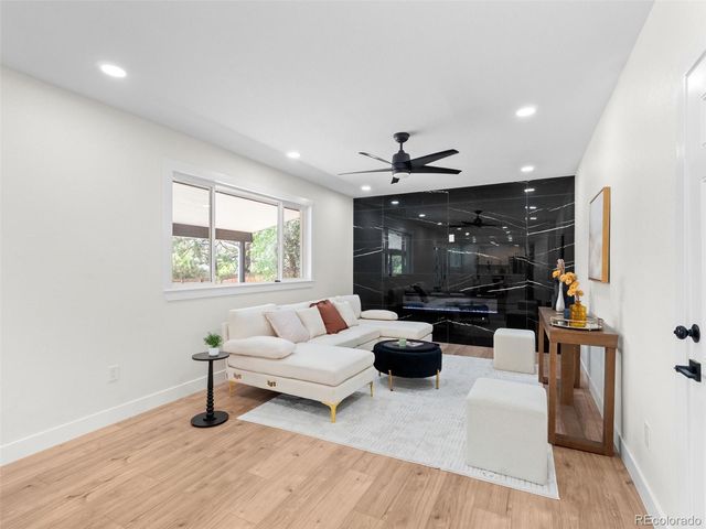 5126 W Freemont, Littleton, CO 80128