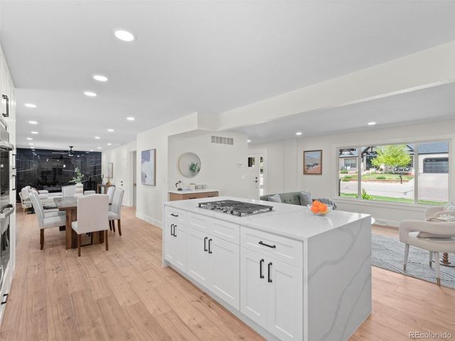 5126 W Freemont, Littleton, CO 80128
