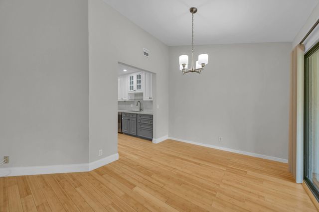 25 Lexington Lane W F, Palm Beach Gardens, FL 33418