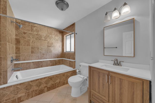 25 Lexington Lane W F, Palm Beach Gardens, FL 33418