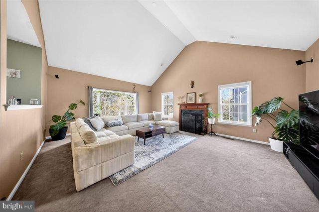 118 MINERS LN, Newark, DE 19713