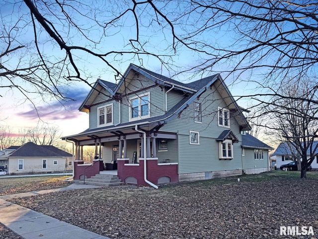 401 SW CROSS Street, Mt Sterling, IL 62353