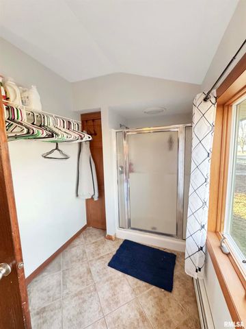 401 SW CROSS Street, Mt Sterling, IL 62353