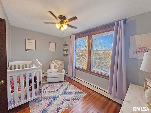 401 SW CROSS Street, Mt Sterling, IL 62353