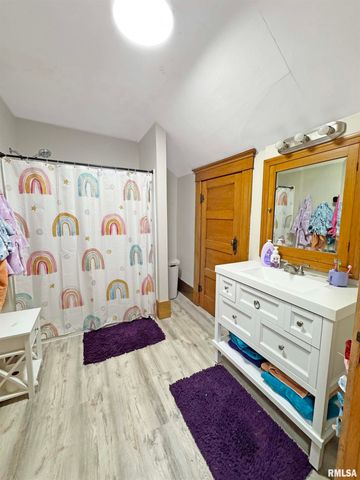 401 SW CROSS Street, Mt Sterling, IL 62353