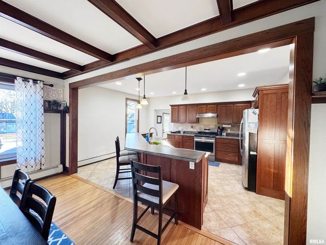 401 SW CROSS Street, Mt Sterling, IL 62353