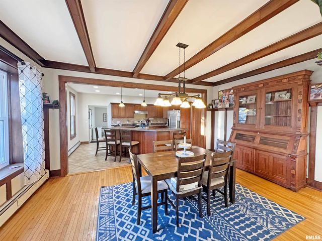 401 SW CROSS Street, Mt Sterling, IL 62353