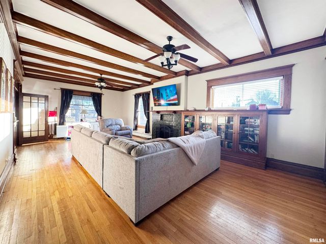 401 SW CROSS Street, Mt Sterling, IL 62353