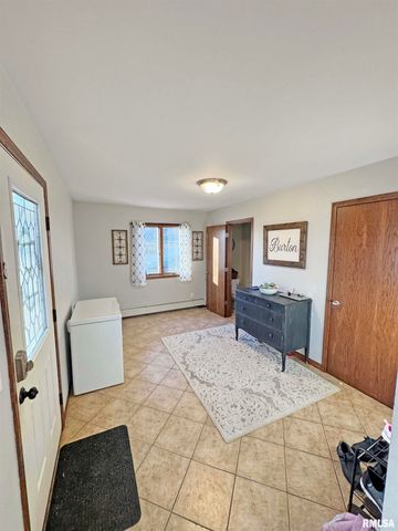 401 SW CROSS Street, Mt Sterling, IL 62353