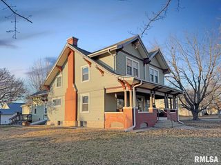401 SW CROSS Street, Mt Sterling, IL 62353