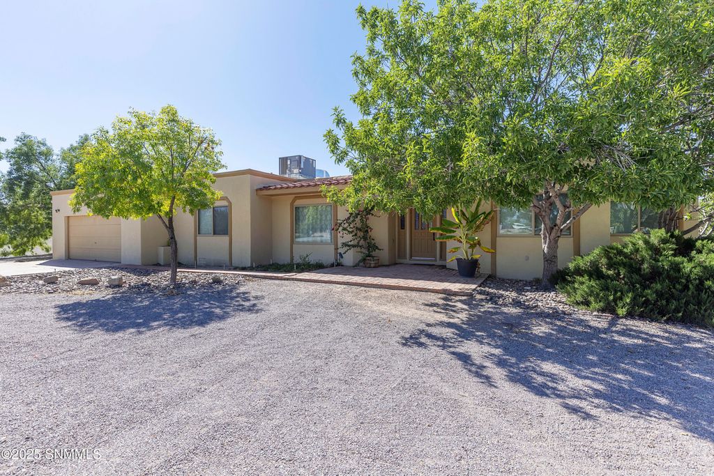 1928 Moraga Court, Las Cruces, NM 88007