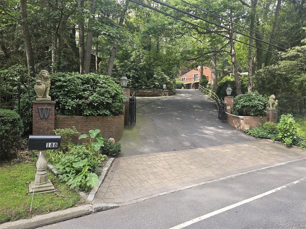 188 Daly Road, East Northport, NY 11731 — photo 2