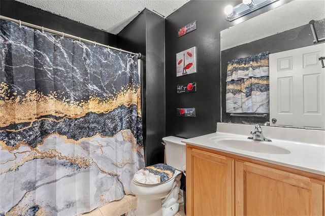 113 Falling Creek Drive, Thomasville, NC 27360