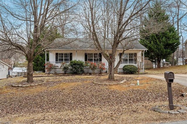 113 Falling Creek Drive, Thomasville, NC 27360