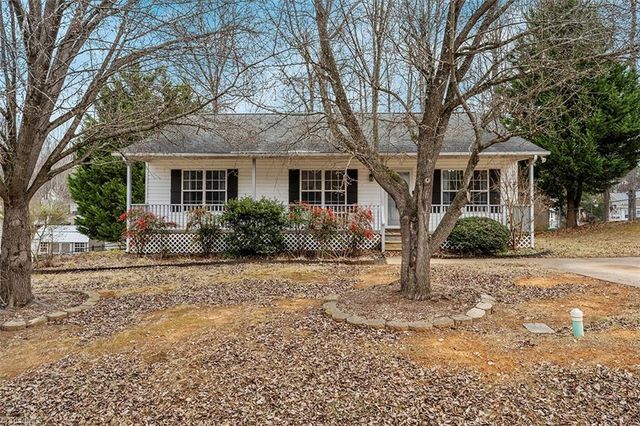 113 Falling Creek Drive, Thomasville, NC 27360